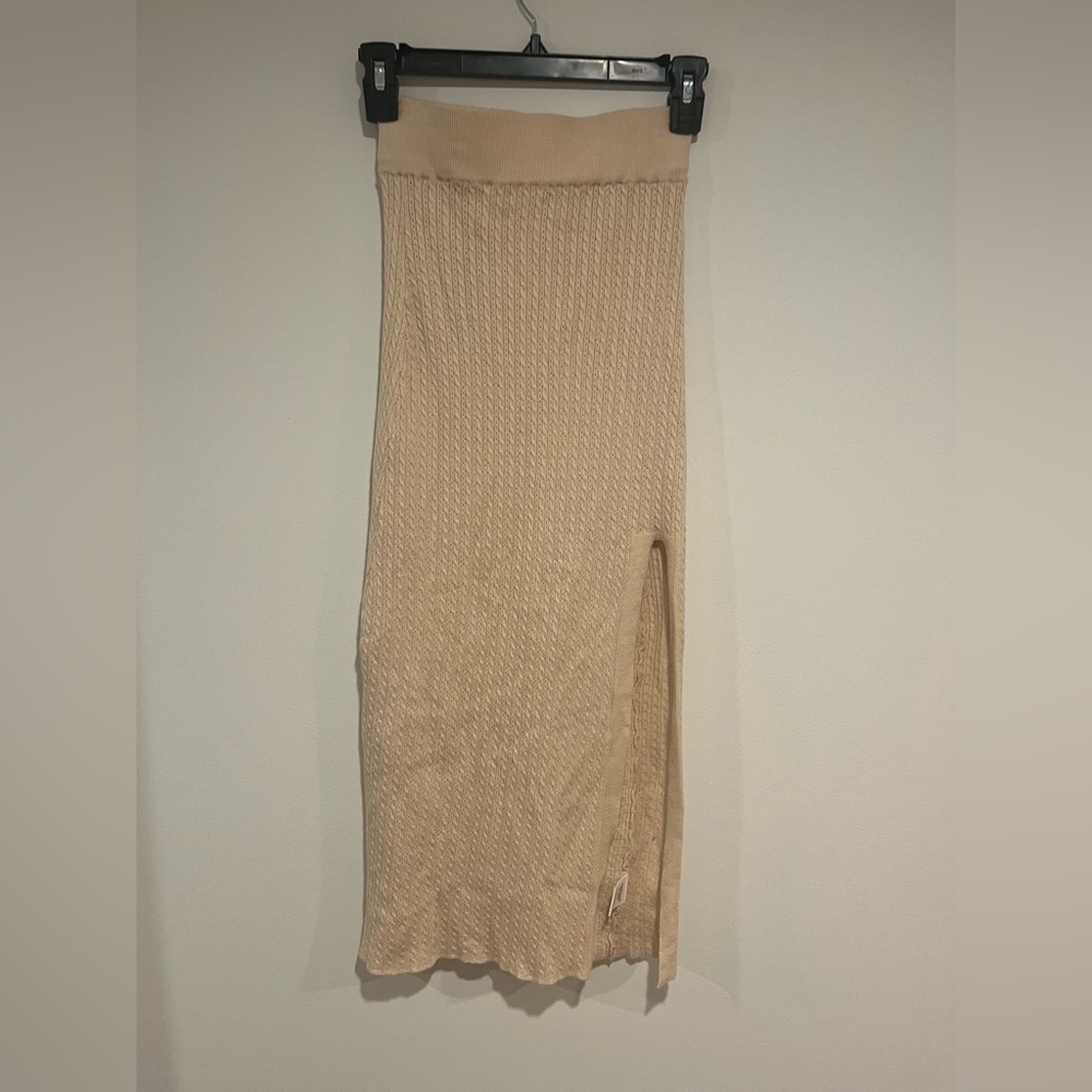 Line & Dot Beige Knit Pencil Skirt